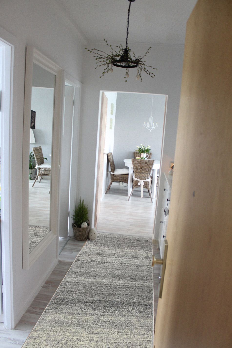 Doskonałe chodniki dywanowe na wymiar: funkcjonalność i elegancja dla mieszkań i biur